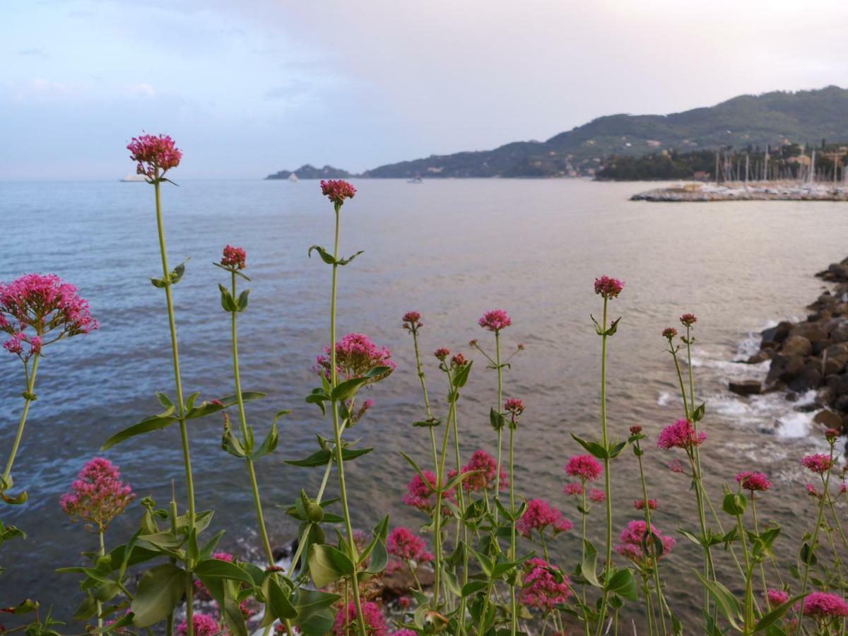 Giramondo Rapallo Bagian luar foto